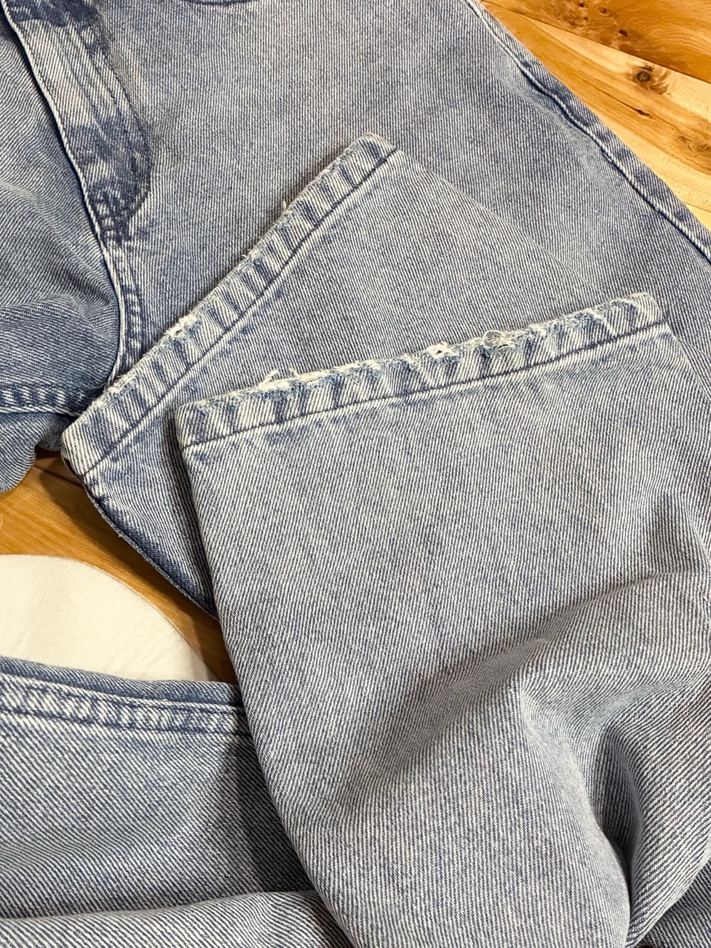 Guizio Vintage Fit Denim - Picture 6 of 9